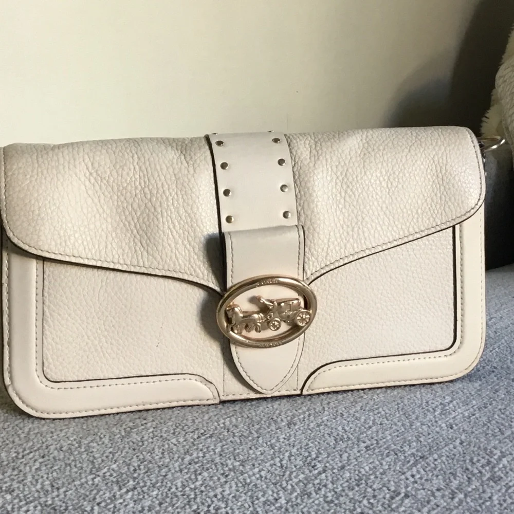 Coach Cream Leather Clutch with Gold Horse & Carriage Emblem